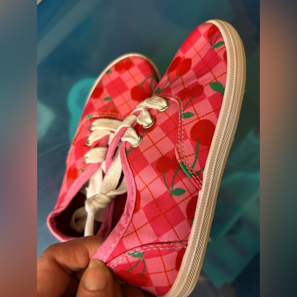 Sugar & Spice by Lny Red Cherry Print Gingham Canvas Toddler Shoes Size 9 - Picture 4 of 5
